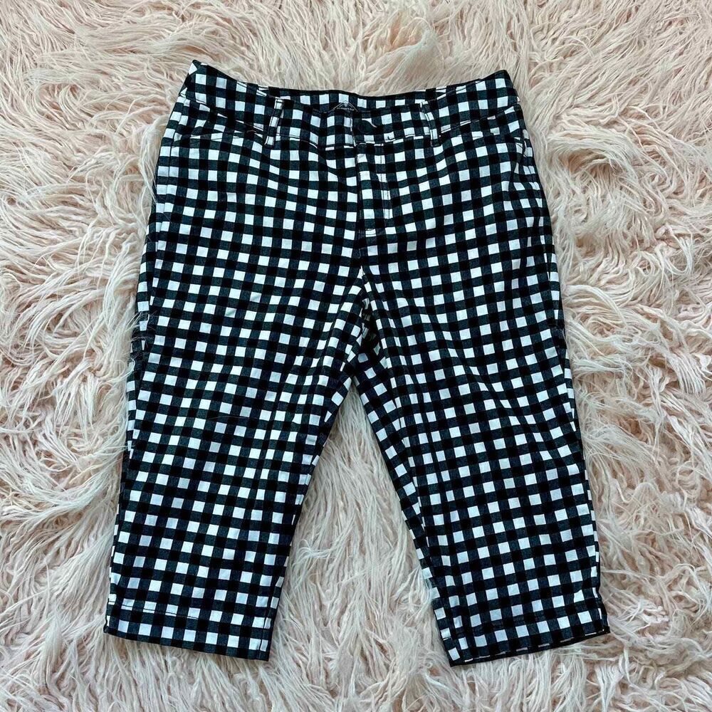 Women’s Size 14 Petite Capri Pants